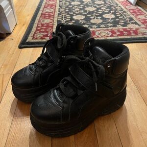 L'INTERVALLE Black Platform Shoes with Chunky Sole